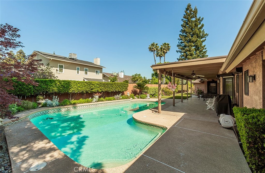 7355 N Pacific Property Photo 42