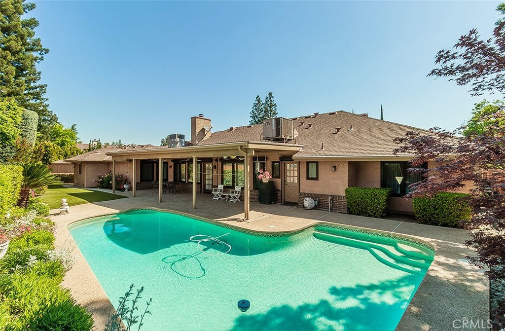 7355 N Pacific Property Photo 43