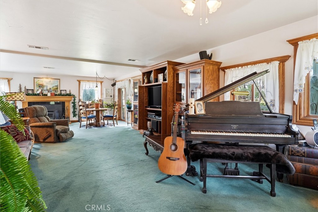 38076 Pine Meadow Property Photo 9