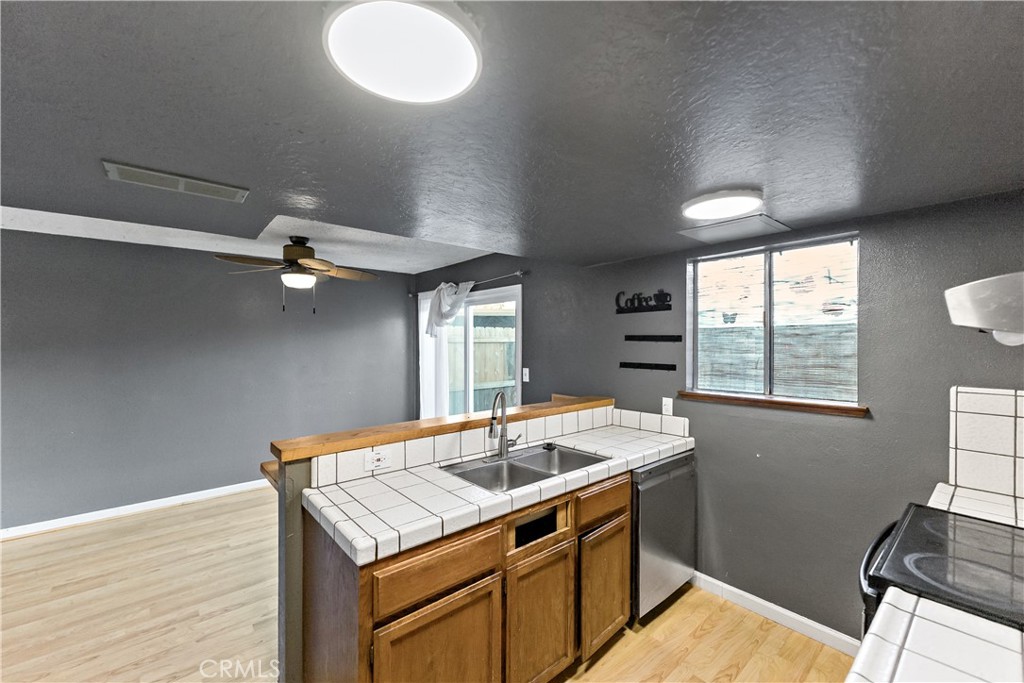 5188 W Ashlan Property Photo 3