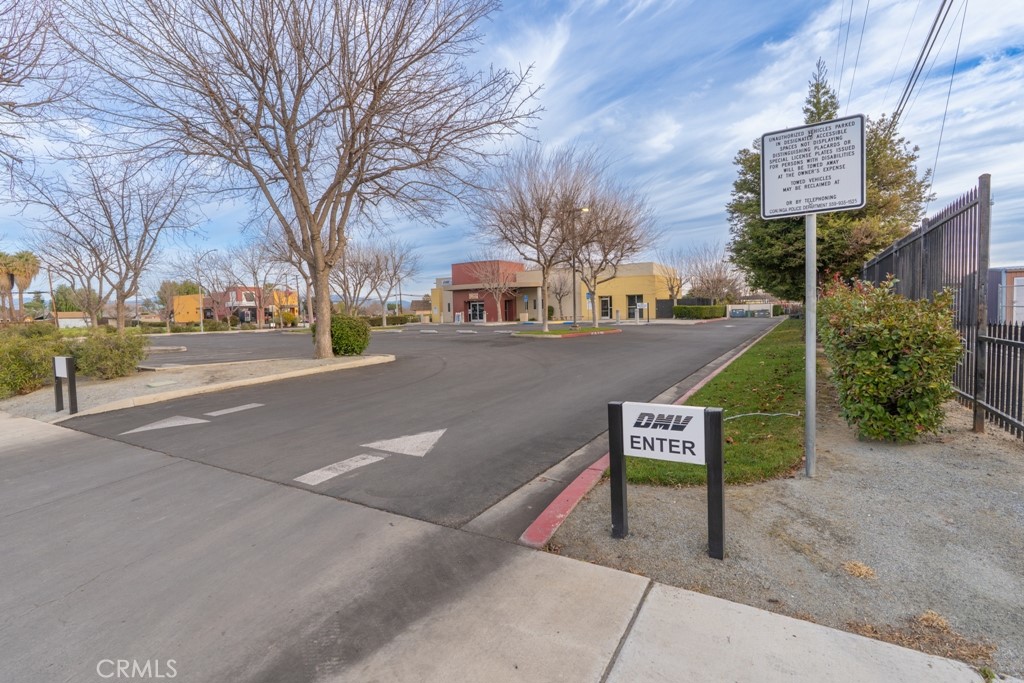 406 E Elm Property Photo 13