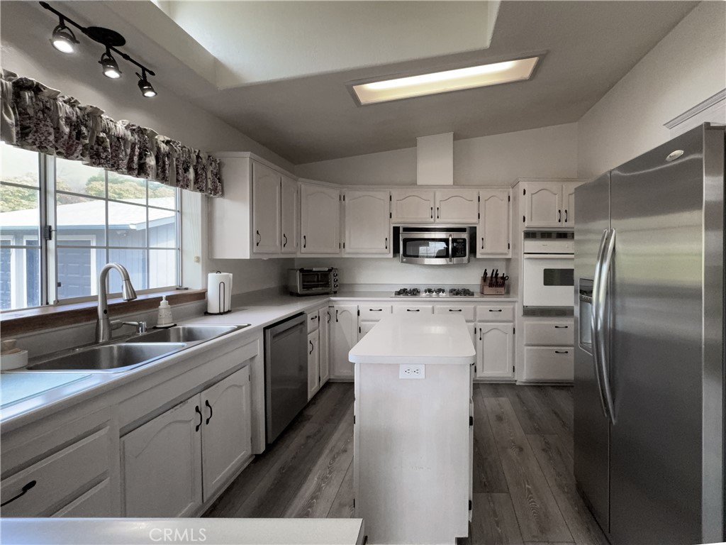 38075 Willowood Property Photo 11