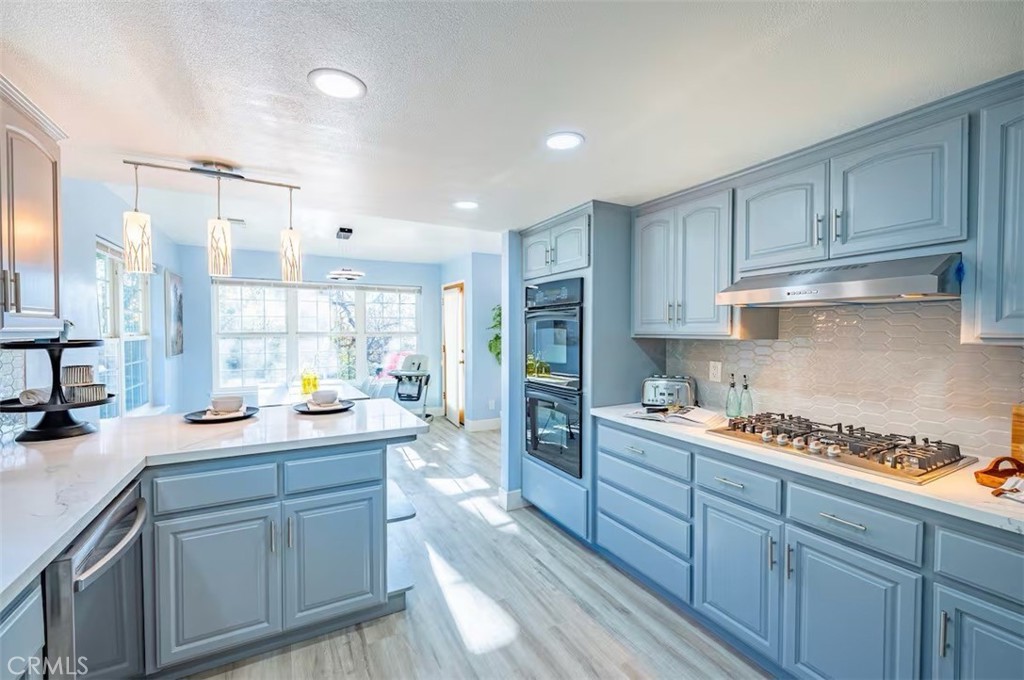 40202 Hillsborough Loop Property Photo 1