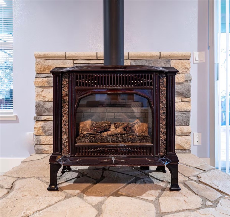 40202 Hillsborough Loop Property Photo 44