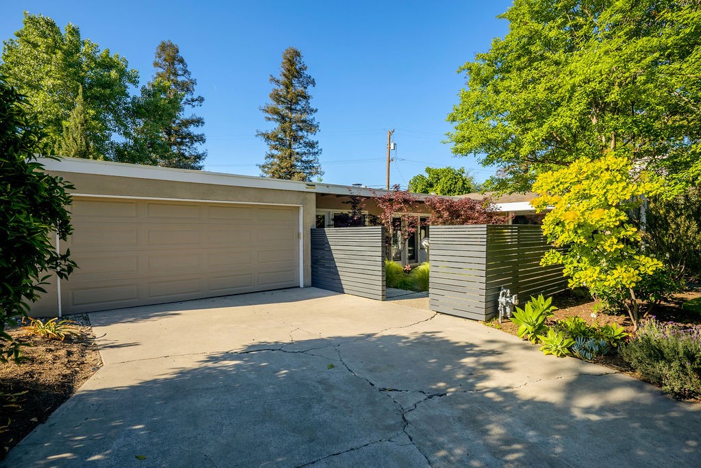 1264 W Celeste Property Photo 46