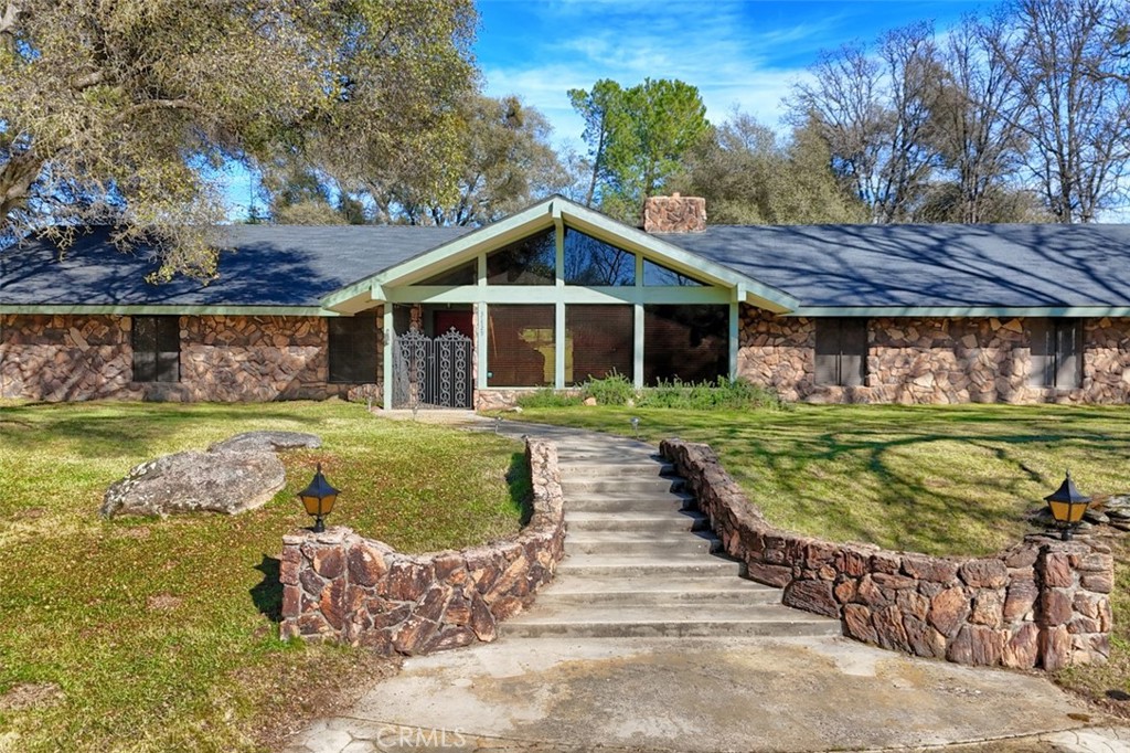 31729 Cherokee Property Photo 1