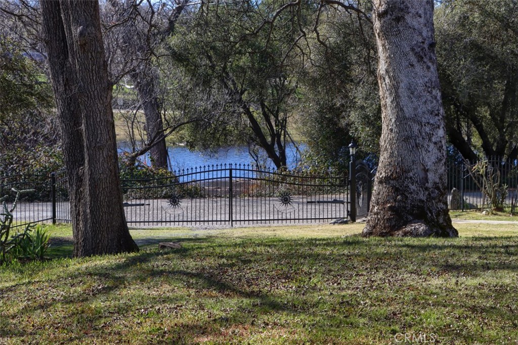 31729 Cherokee Property Photo 4