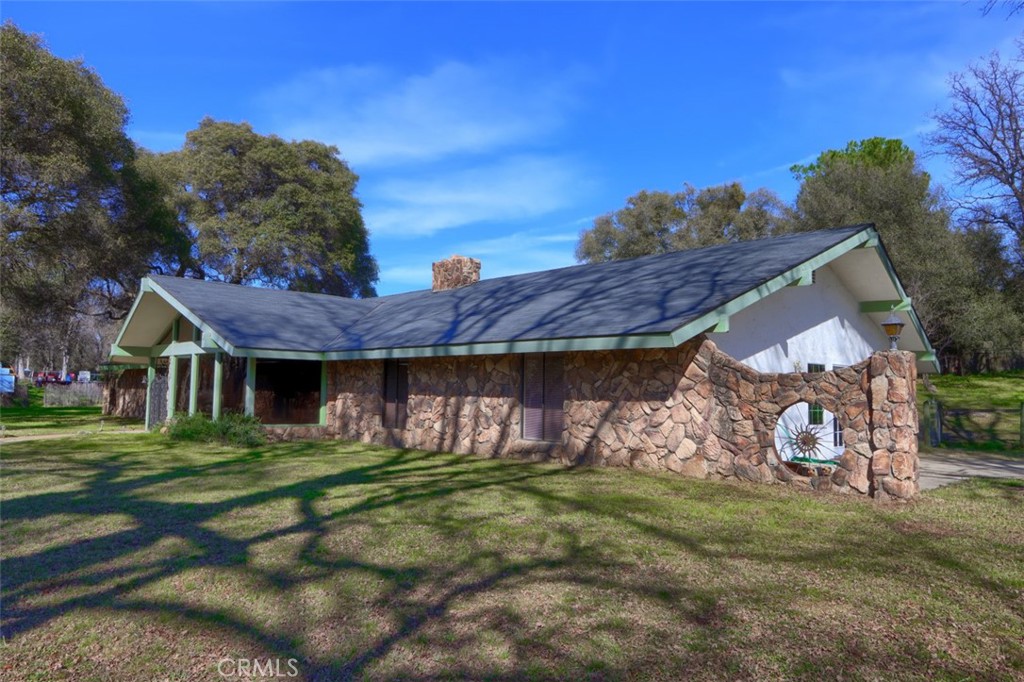 31729 Cherokee Property Photo 5
