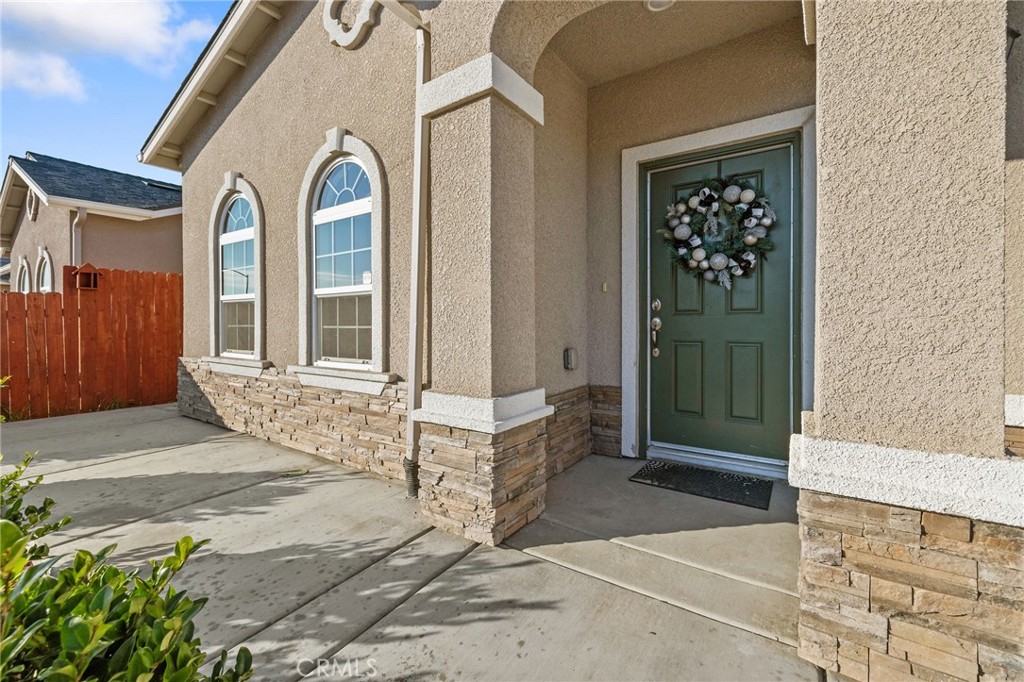1237 E Orange Street Property Photo 1