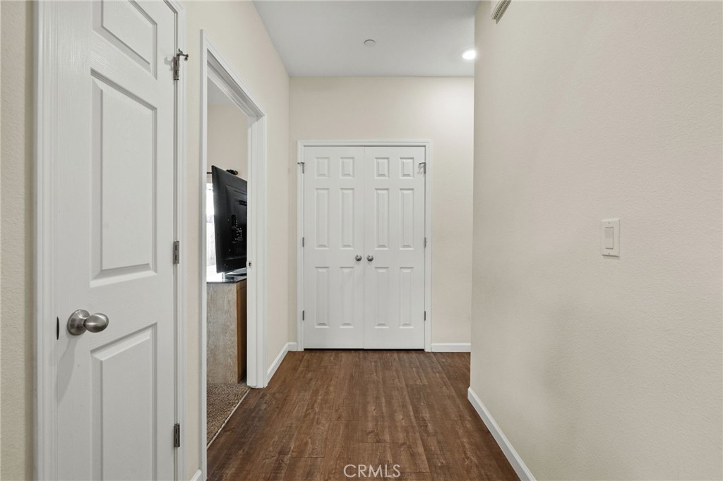 1237 E Orange Street Property Photo 10