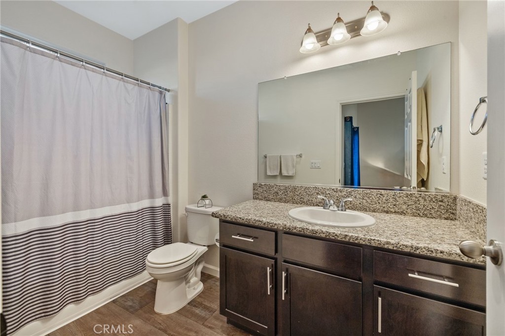 1237 E Orange Street Property Photo 13
