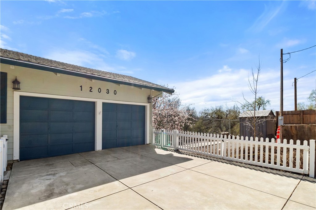 12030 Rodden Property Photo 9