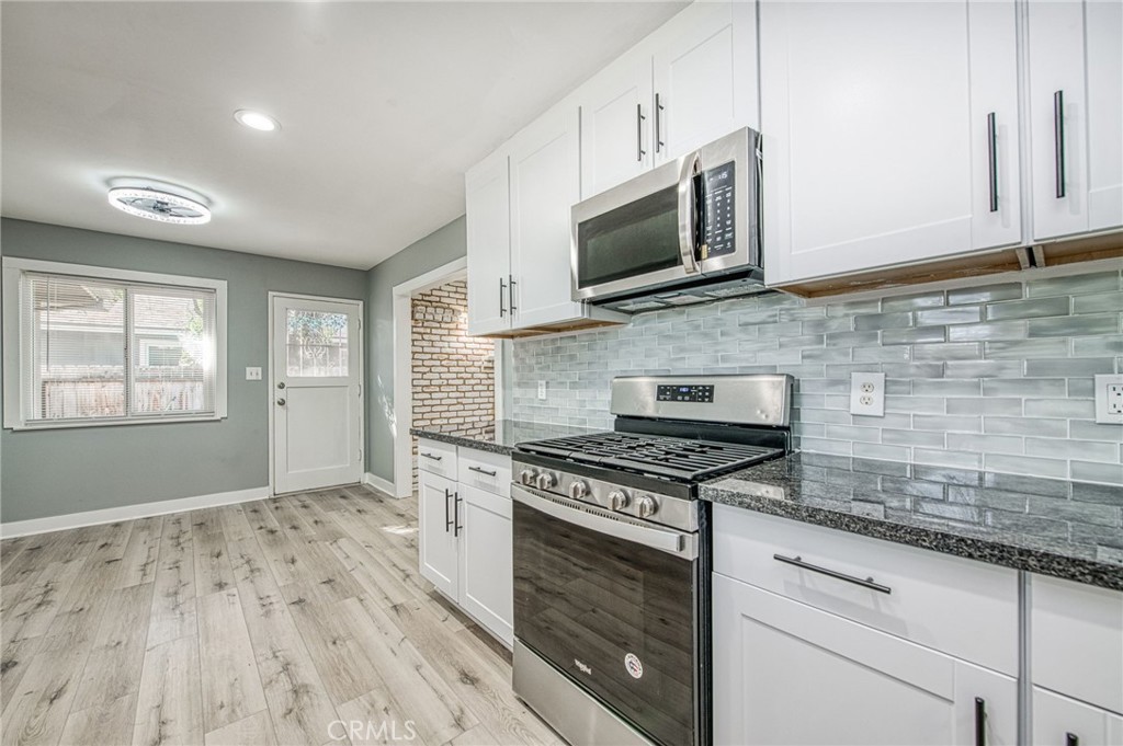 5435 N Bond Street Property Photo 10