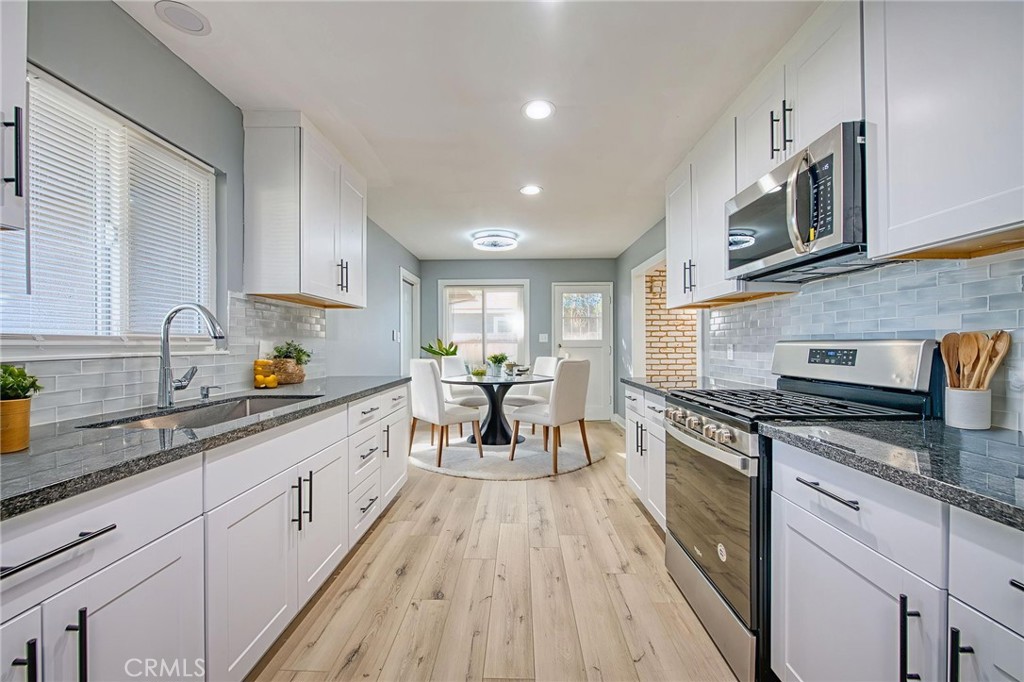 5435 N Bond Street Property Photo 11
