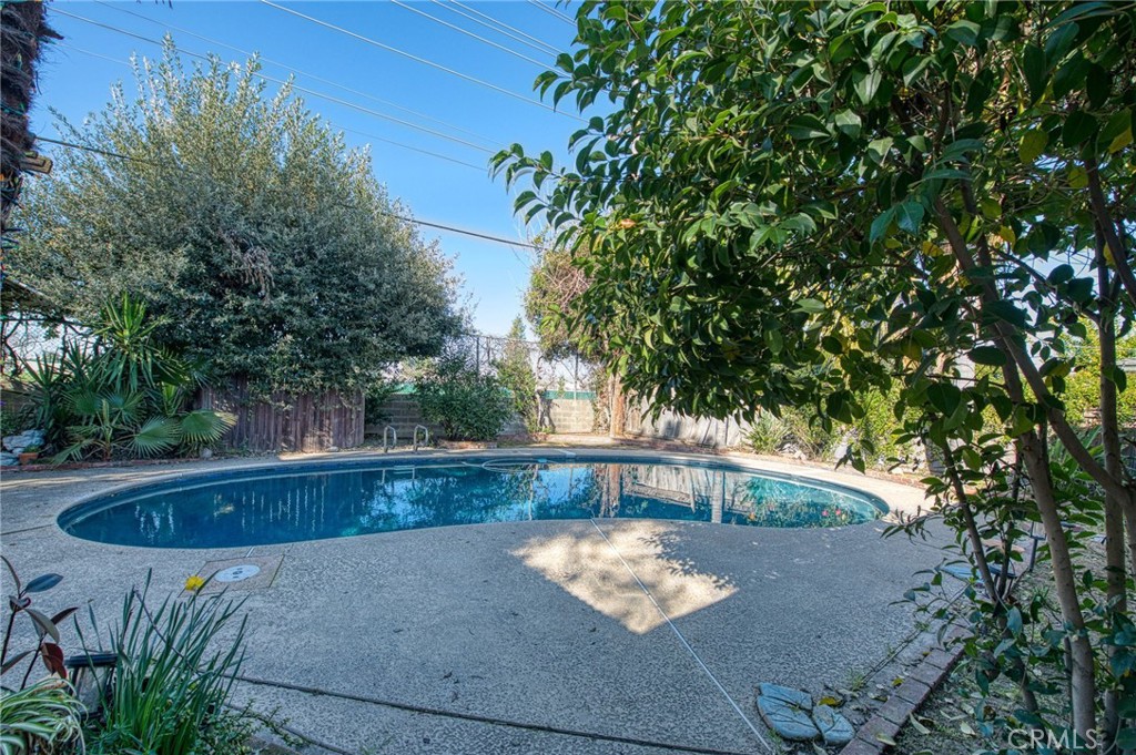 5435 N Bond Street Property Photo 37