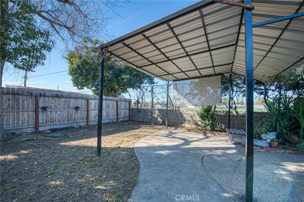 5435 N Bond Street Property Photo 46