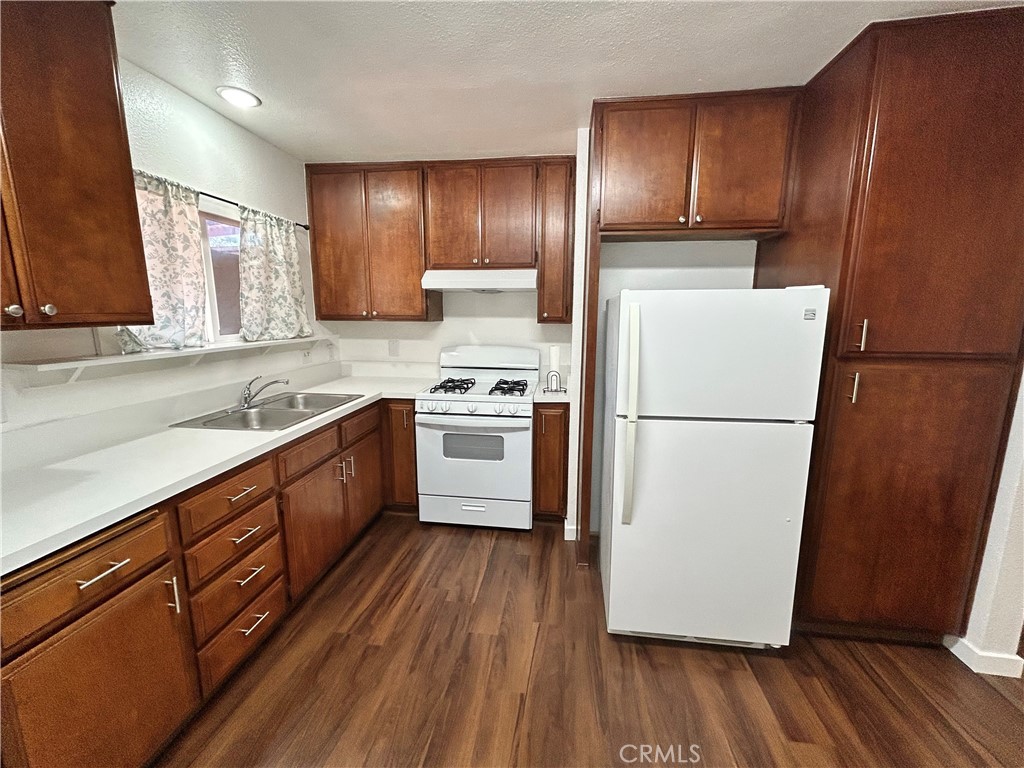 1005 Lincoln Avenue Property Photo 3