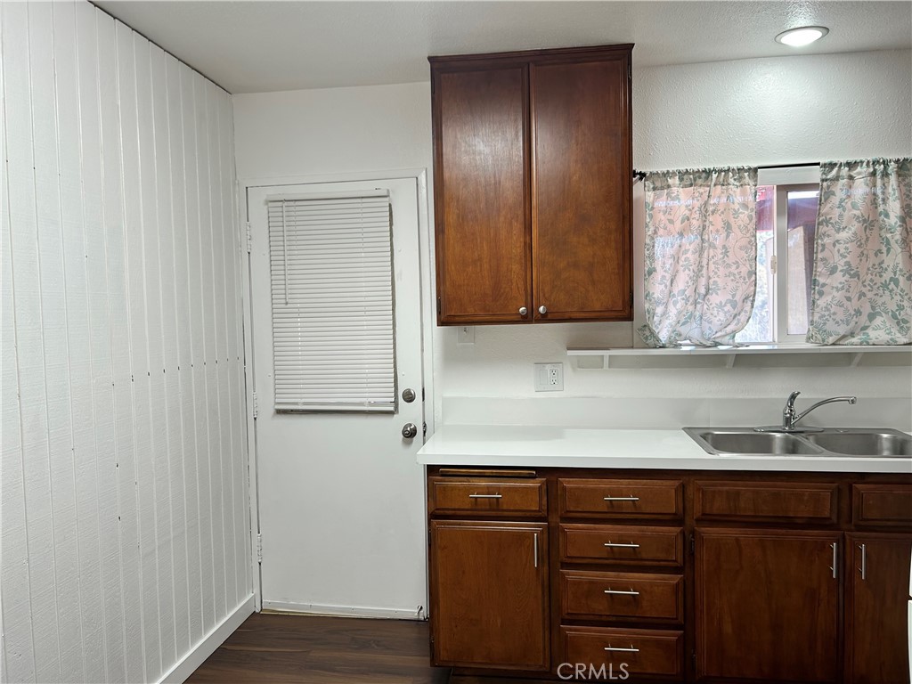 1005 Lincoln Avenue Property Photo 5