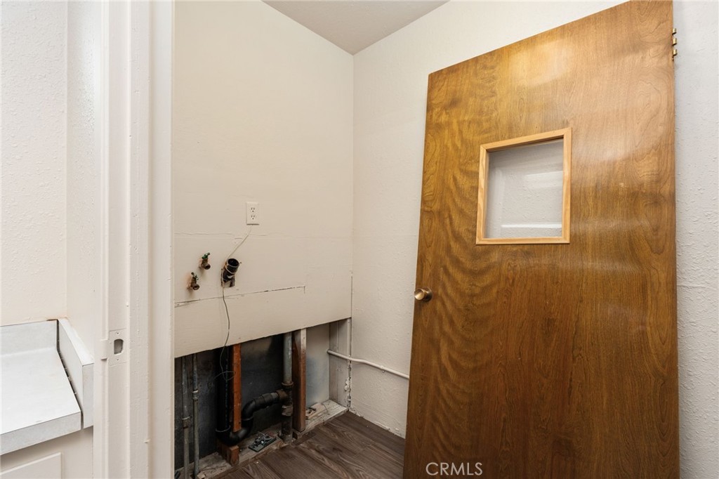 422 E Shields Ave Property Photo 18