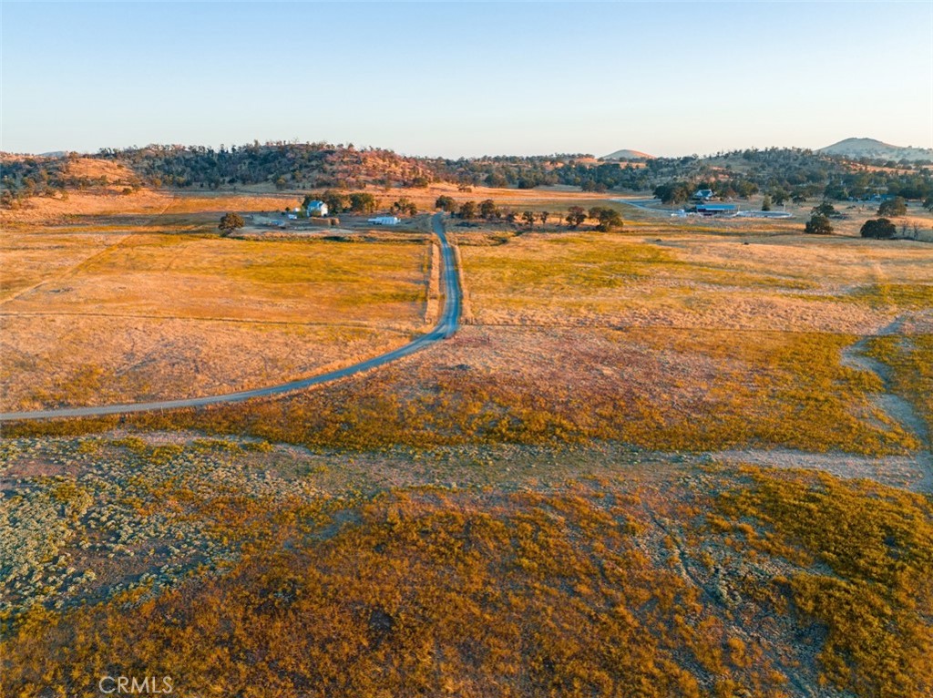 2553 Old Highway Property Photo 4