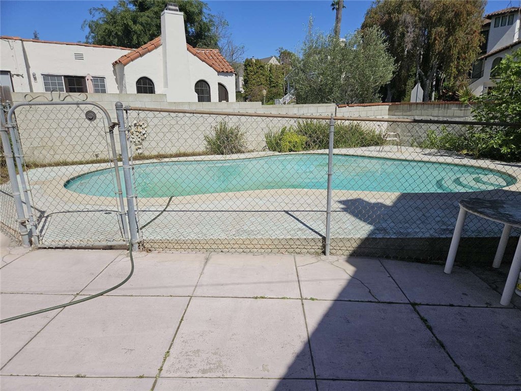 2642 Manning Avenue Property Photo 5