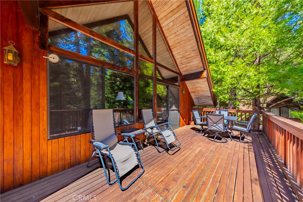 1163 Silver Tip Property Photo 7