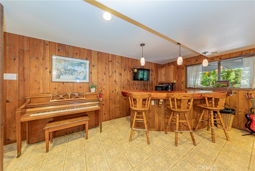 1163 Silver Tip Property Photo 22