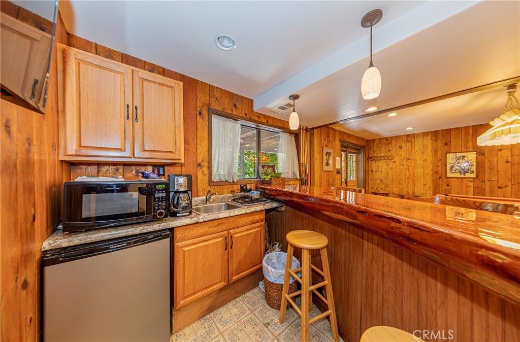 1163 Silver Tip Property Photo 23