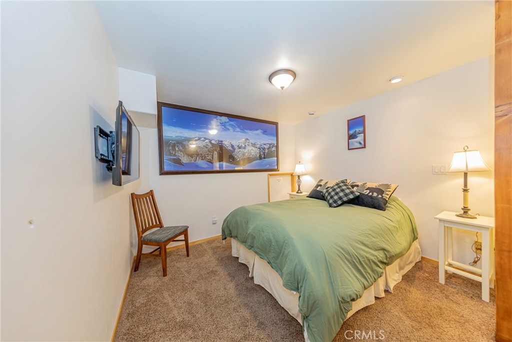 1163 Silver Tip Property Photo 26