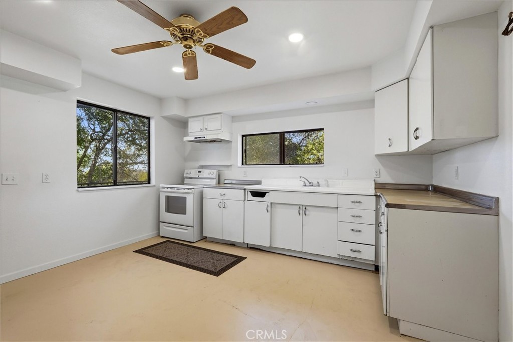 FR26063536 Property Photo 43