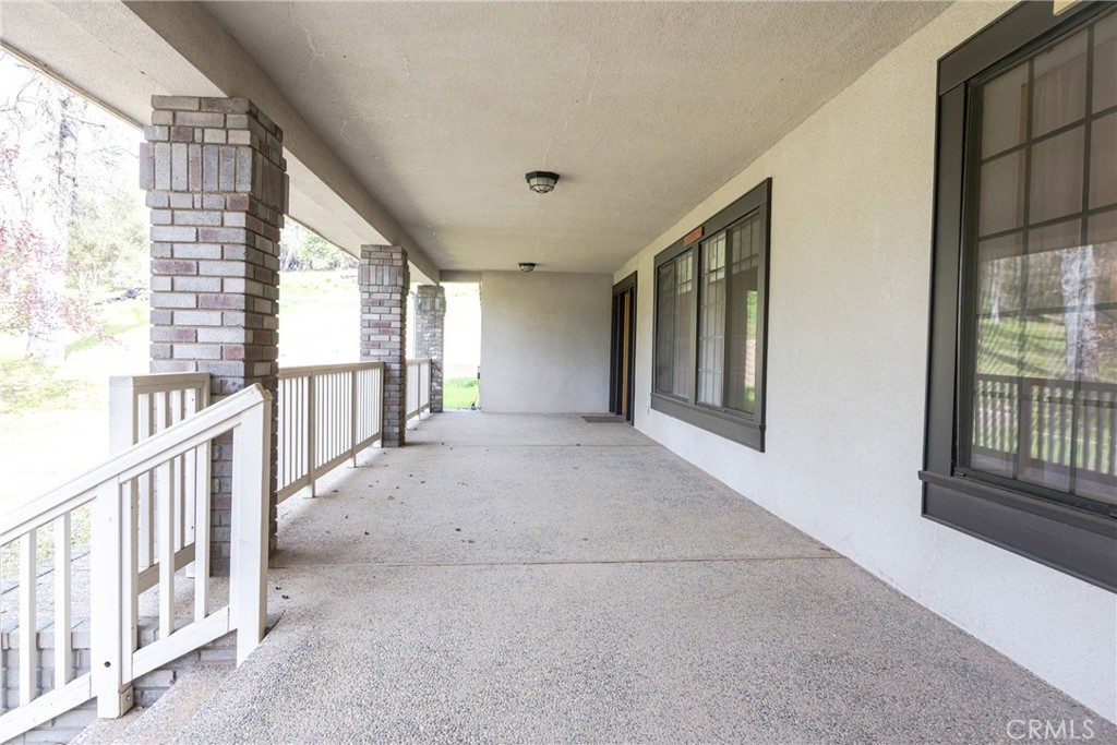 45344 S Oakview Property Photo 5