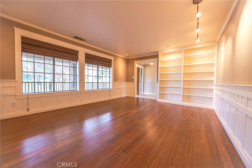 45344 S Oakview Property Photo 17