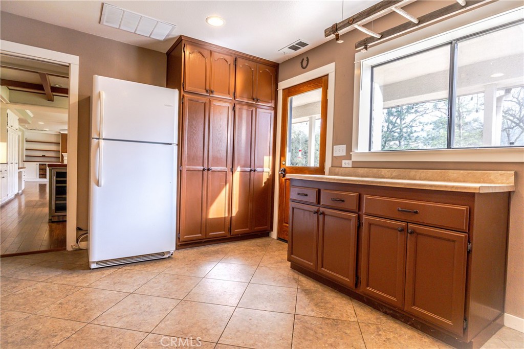 45344 S Oakview Property Photo 29