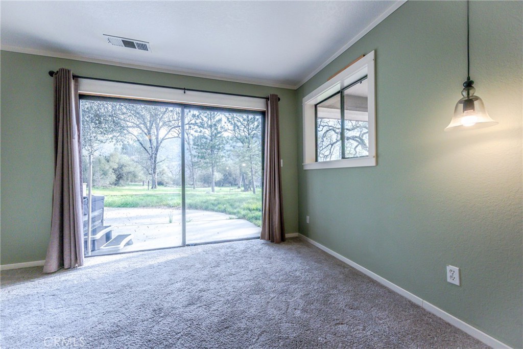 45344 S Oakview Property Photo 33