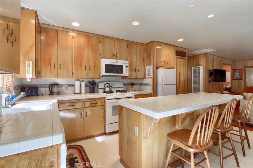 2580 River Property Photo 8