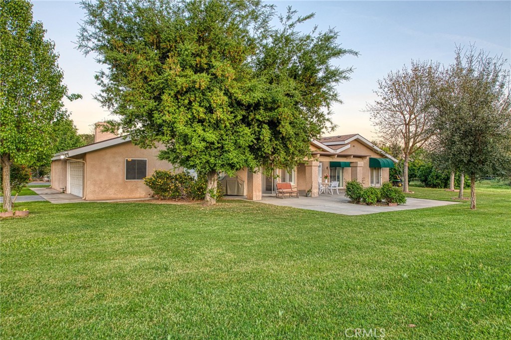 12235 Willow Avenue Property Photo 12