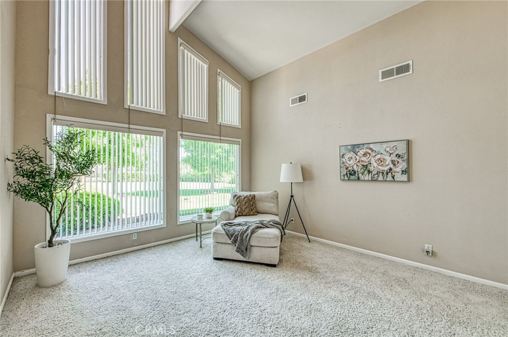 12235 Willow Avenue Property Photo 20