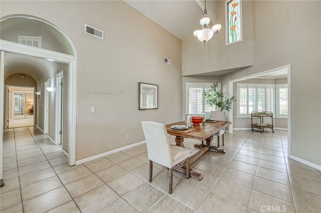 12235 Willow Avenue Property Photo 24