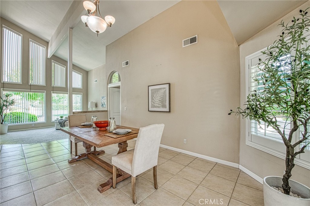12235 Willow Avenue Property Photo 27