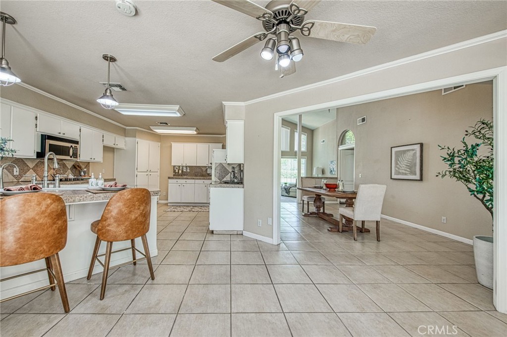 12235 Willow Avenue Property Photo 31
