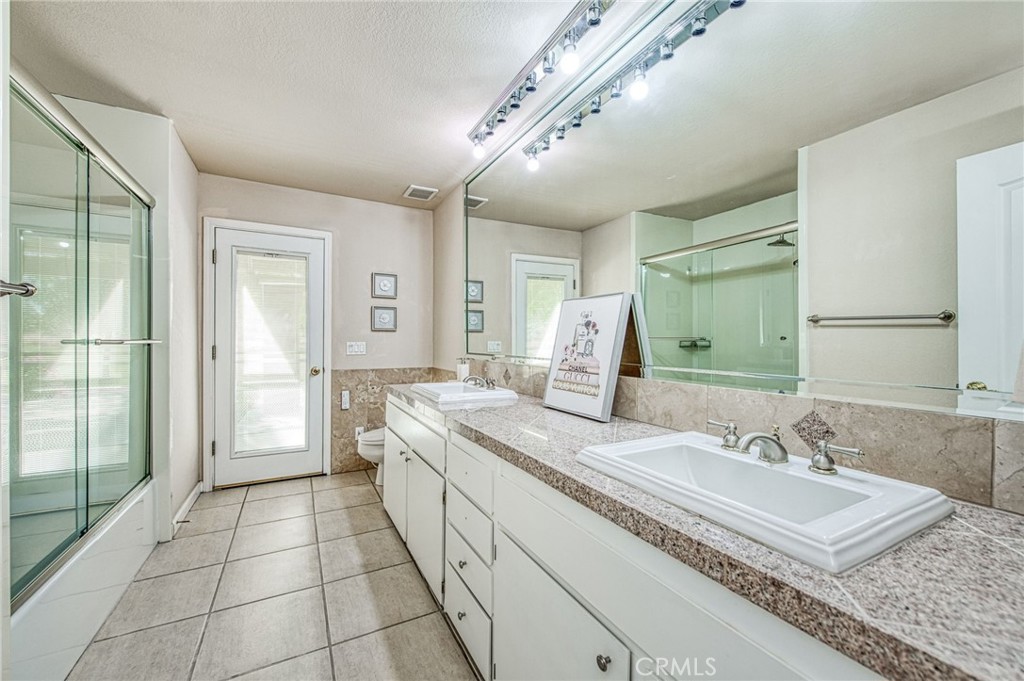 12235 Willow Avenue Property Photo 38