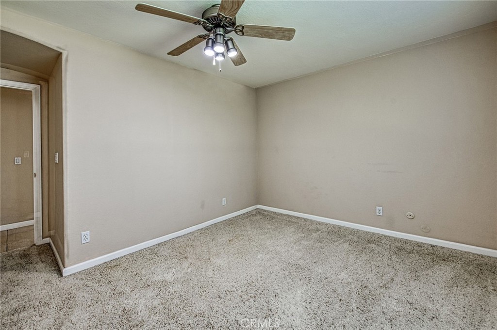 12235 Willow Avenue Property Photo 42