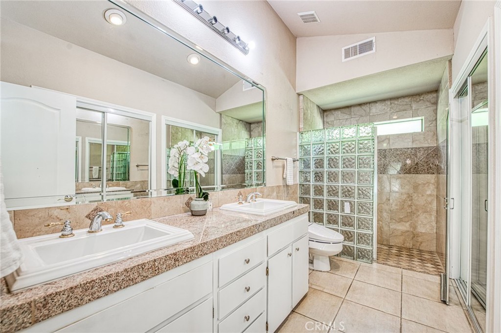 12235 Willow Avenue Property Photo 48