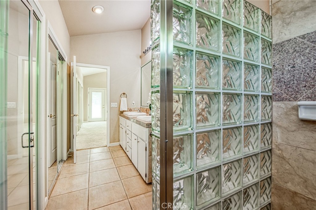 12235 Willow Avenue Property Photo 50