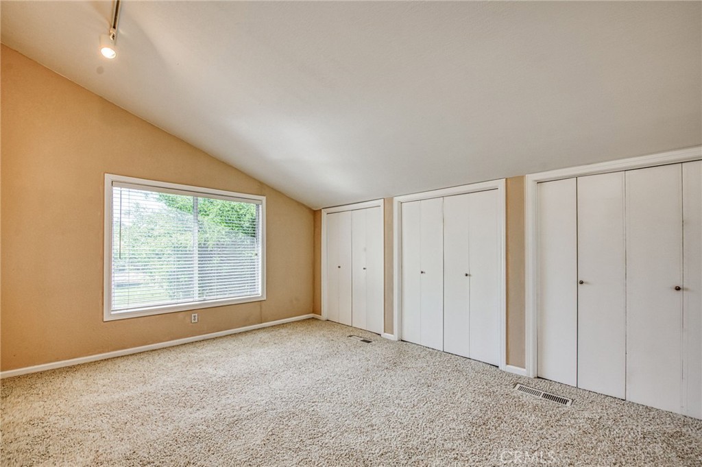 12235 Willow Avenue Property Photo 56