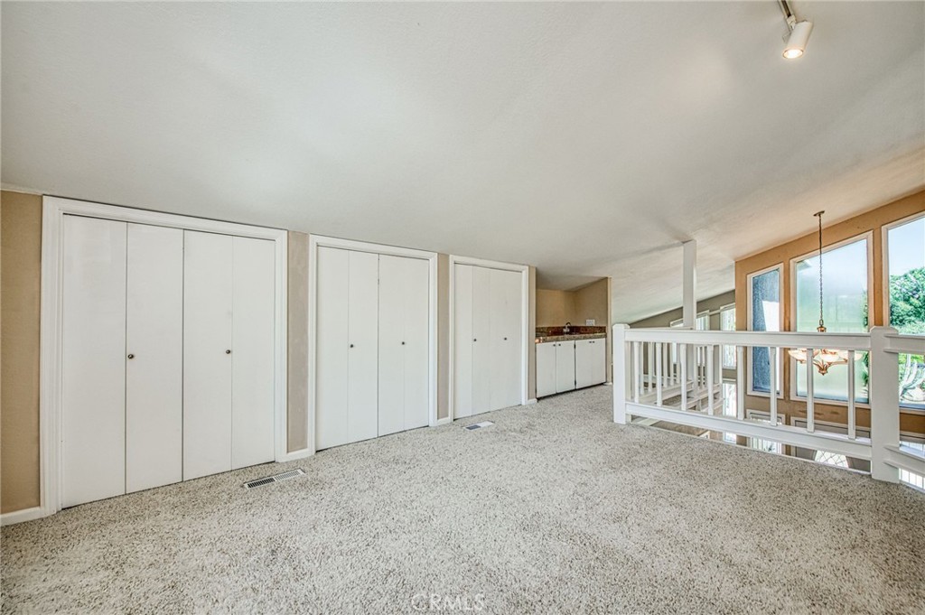 12235 Willow Avenue Property Photo 57