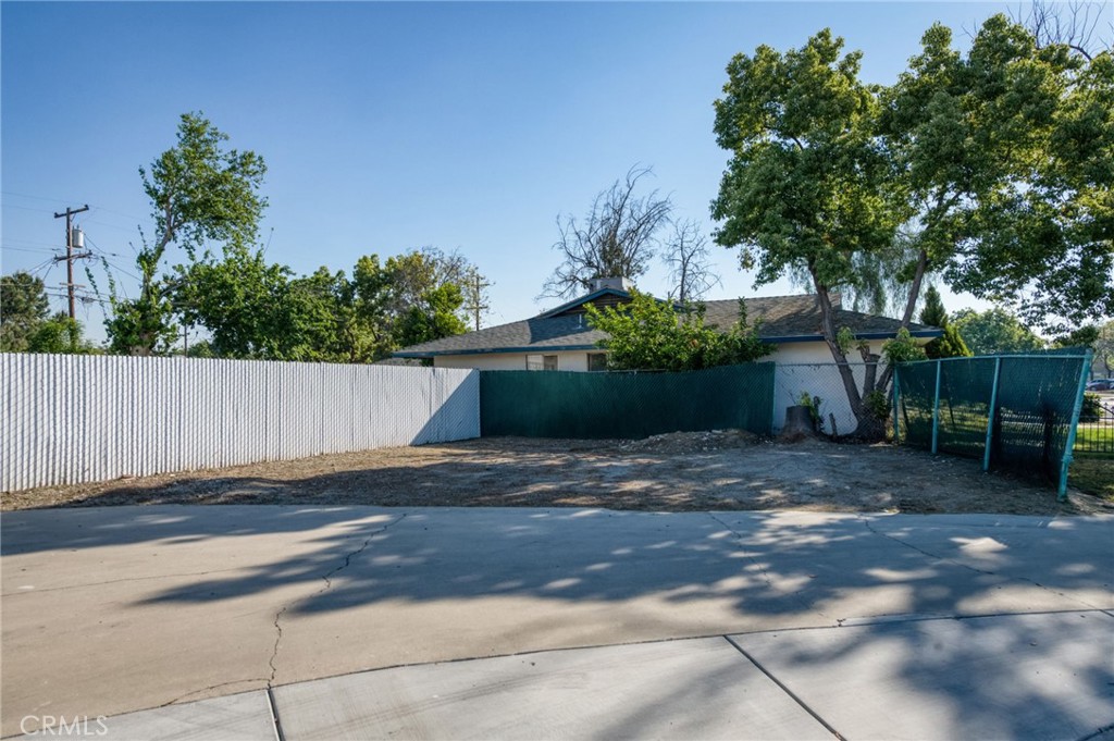 1407 E Princeton Property Photo 8