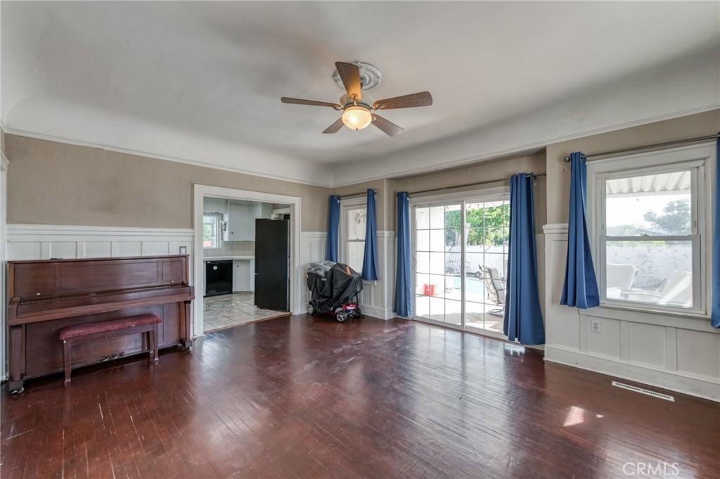 1407 E Princeton Property Photo 15