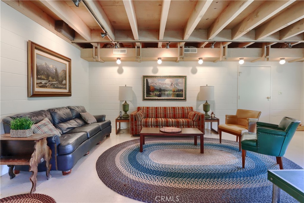60027 Cascadel S Property Photo 43