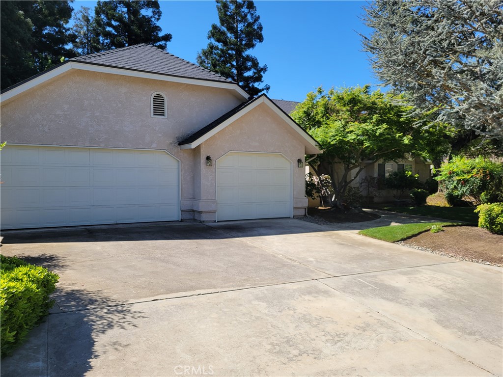 819 E Woodhaven Property Photo 6
